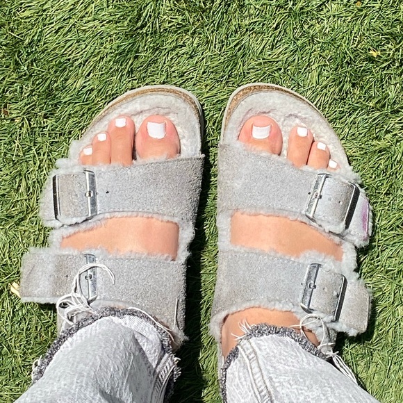 Birkenstock Shoes - Birkenstock (Arizona Shearling Size 9M7